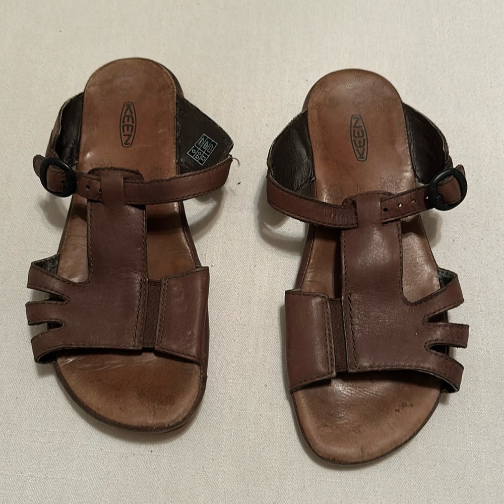 Keen brown leather sandals 🤎